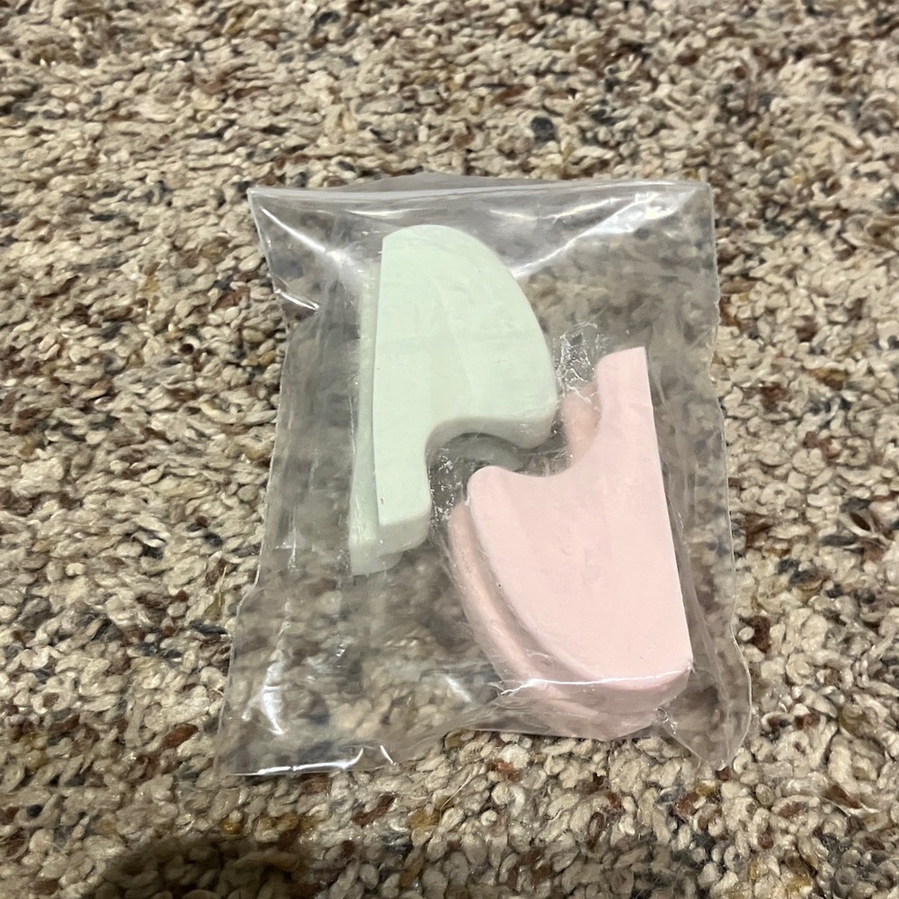NWT Bunheads Super Spacer Sleek Molded Gel Toe Spacers Green/pink 2pr/4 spacers - Picture 4 of 4